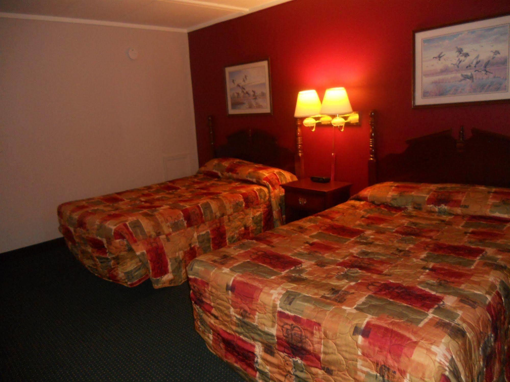 Rapids Inn & Suites Wisconsin Rapids Eksteriør bilde
