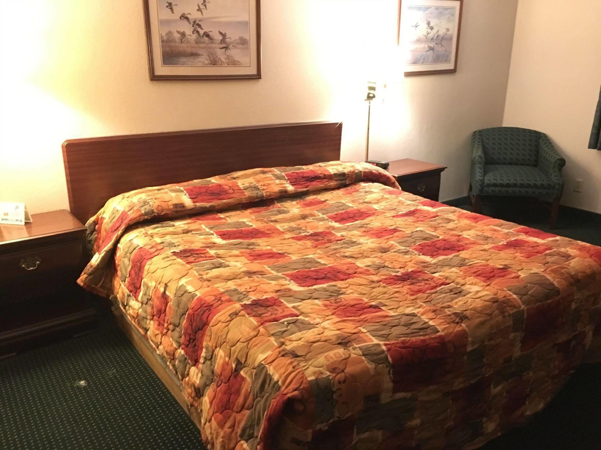 Rapids Inn & Suites Wisconsin Rapids Eksteriør bilde