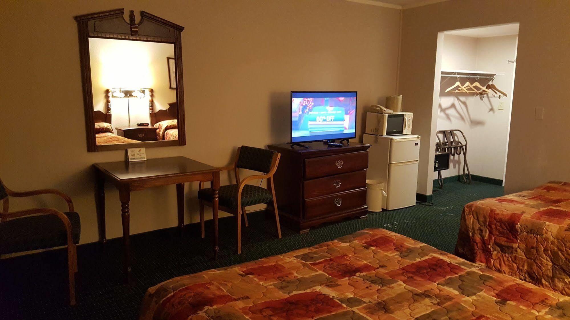 Rapids Inn & Suites Wisconsin Rapids Eksteriør bilde