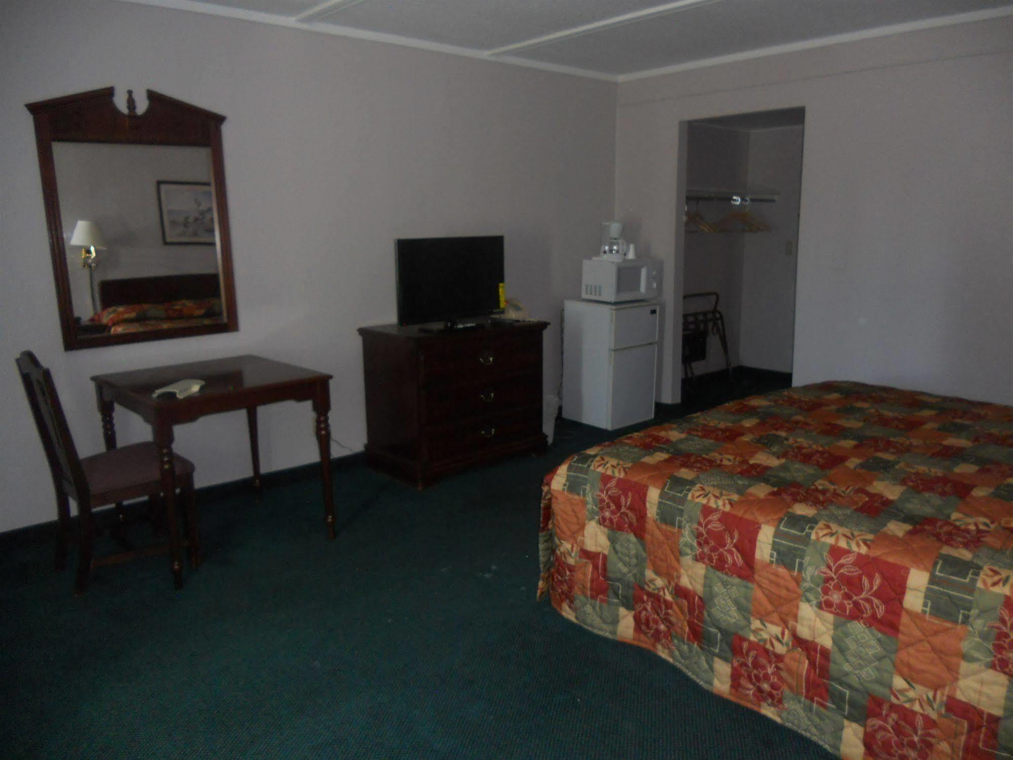 Rapids Inn & Suites Wisconsin Rapids Eksteriør bilde